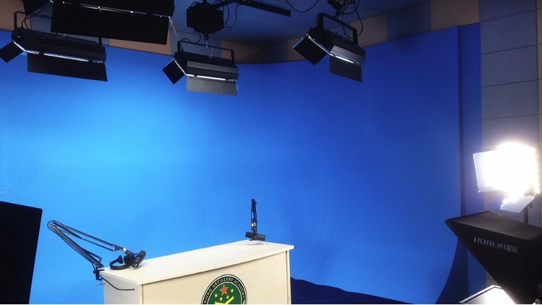 麥景龍陜西某學(xué)院多媒體室 麥景龍陜西某學(xué)院多媒體室